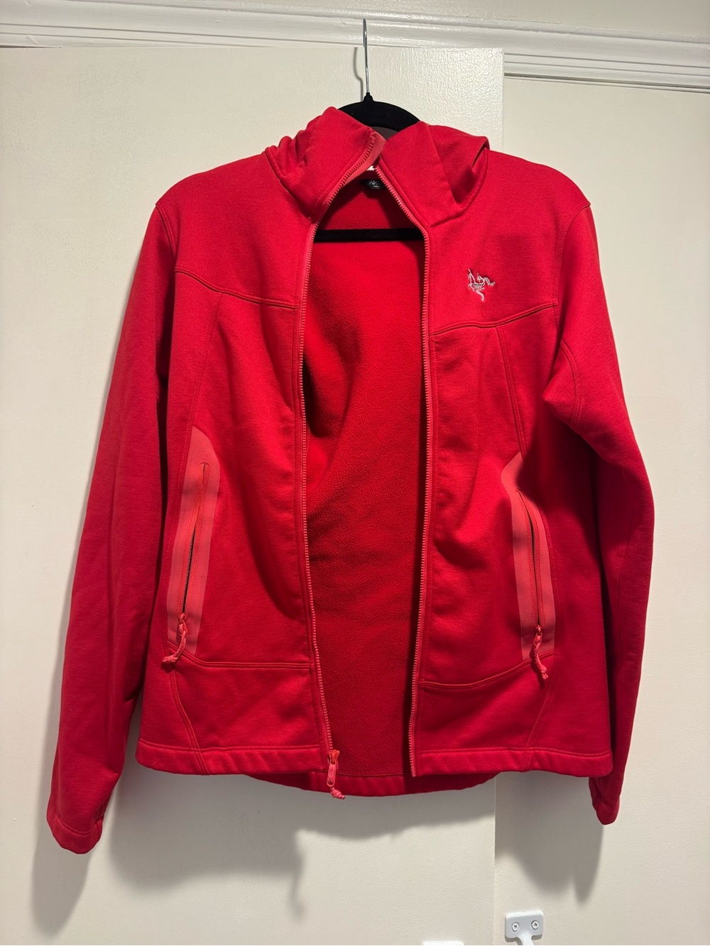Arc’teryx Soft-Shell Full-Zip Jacket Red Women’s Medium Zip Pockets